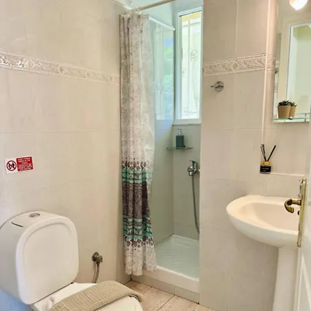 Sophilia Garden Escape Apartman Pátra